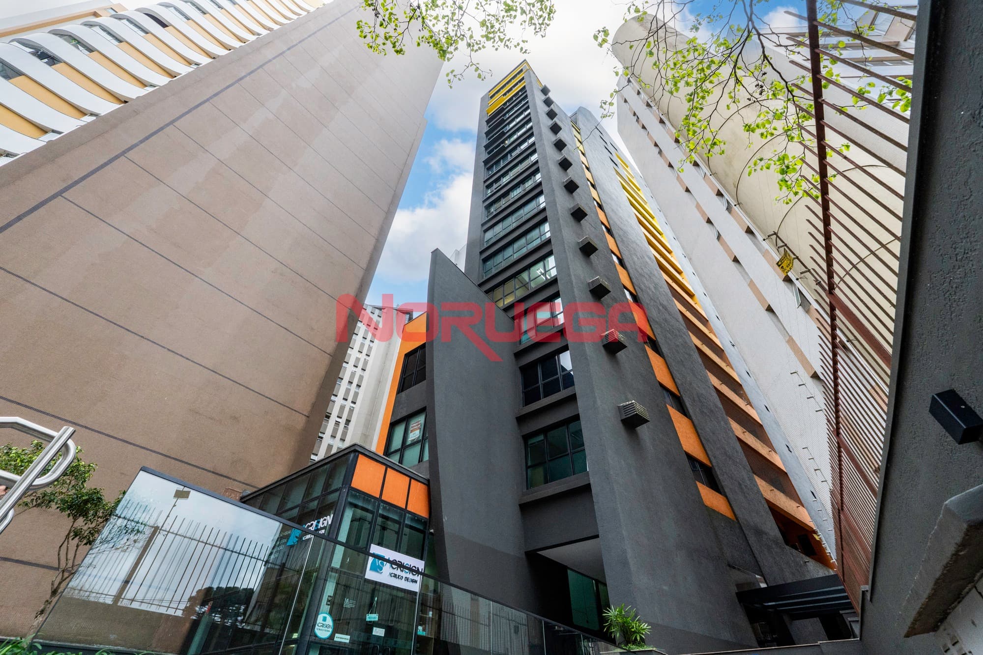 Imóvel Comercial na Melhor Localização de Curitiba: Sala com Banheiro no Bigorrilho!